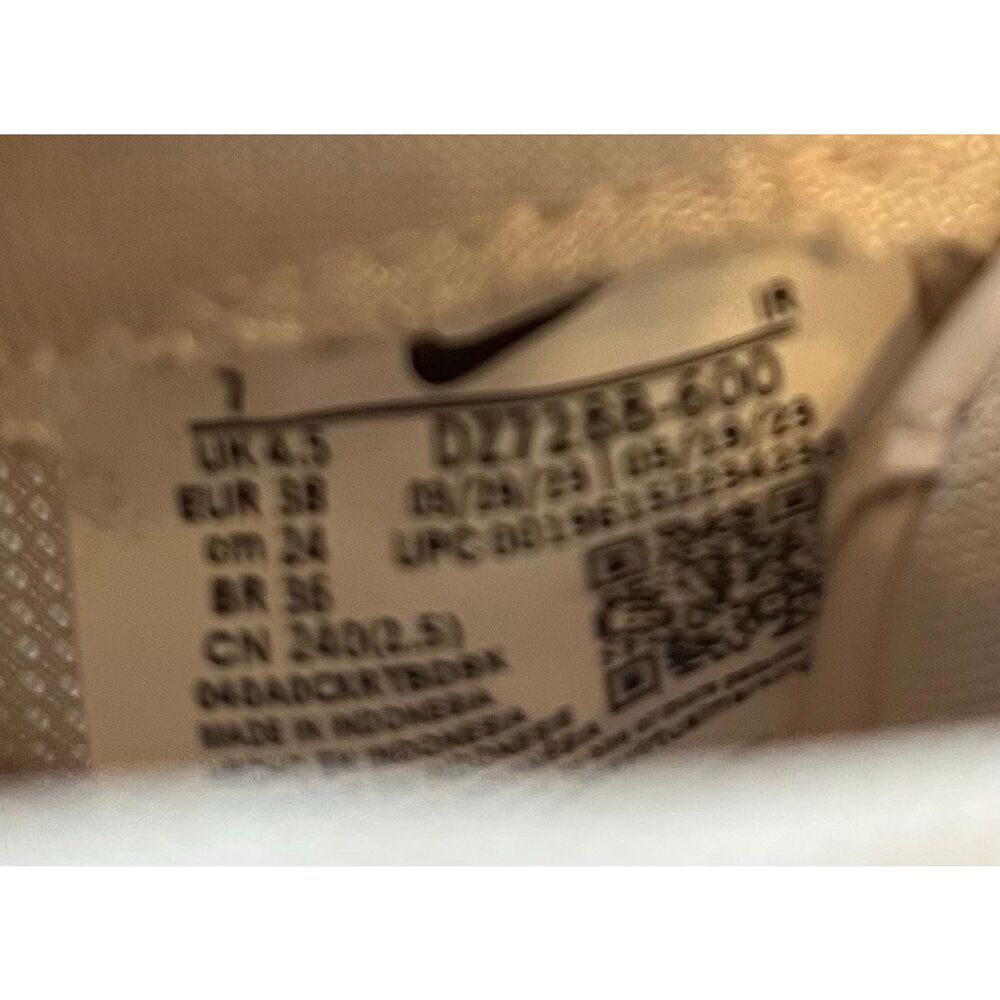 Nike Women's Athletic Shoes in Cream and Gold - Picture 7 of 7